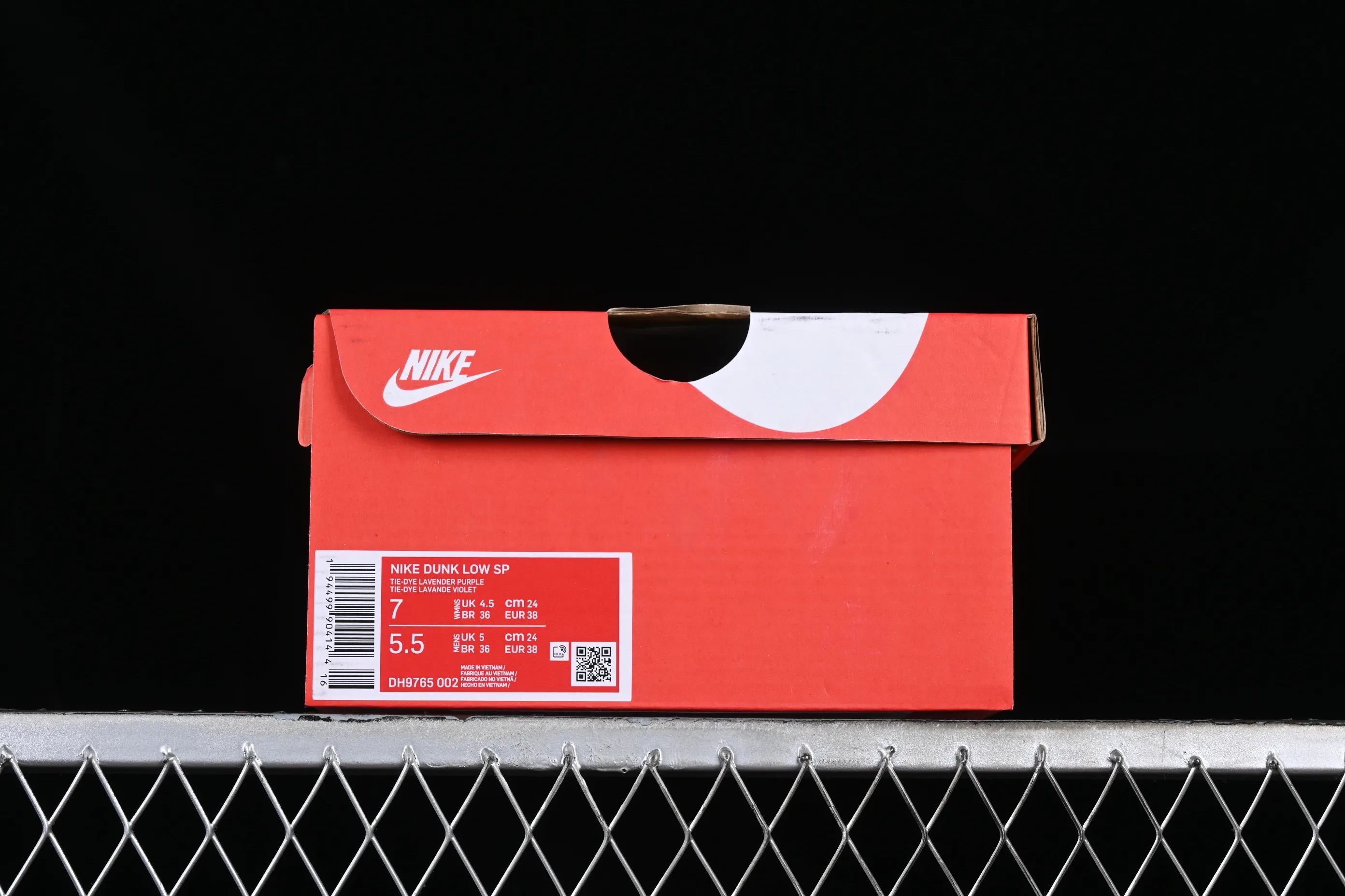 All Categories Nk SB Dunk Series Nk SB Dunk Low Low-top Sneakers Nk SB Dunk Low Panda Prank Tie-Dye Raspberry Printed Purple SB Strap Low-top Casual Sneakers DH9765-002